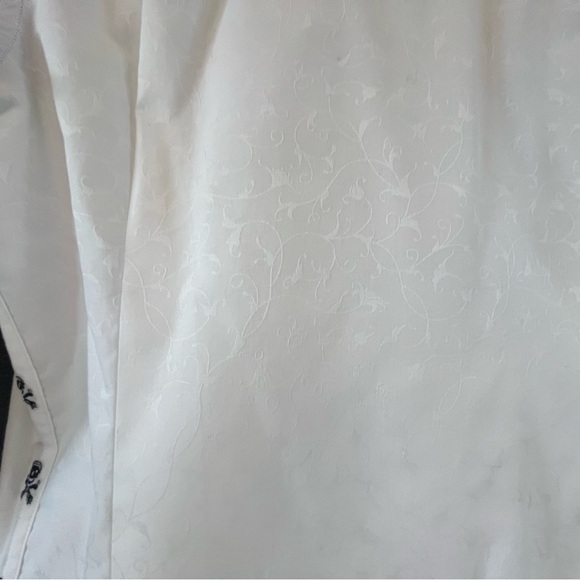 Robert Graham - Skull & Crossbones SoCal Sports Dress Button Down Shirt - Medium - Picture 10 of 16